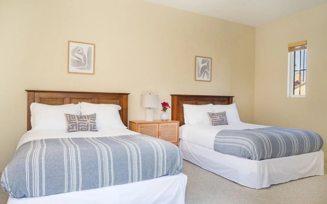 Monroe by AvantStay | Walk to Coachella! Golf Course Getaway | Sleeps 12!