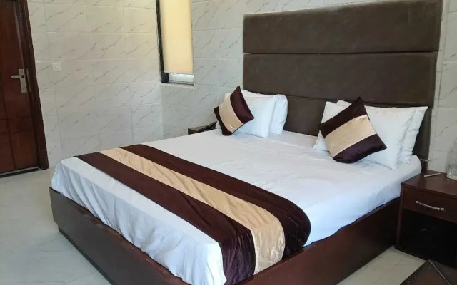 Hotel Florence and Banquets By Elite Sol