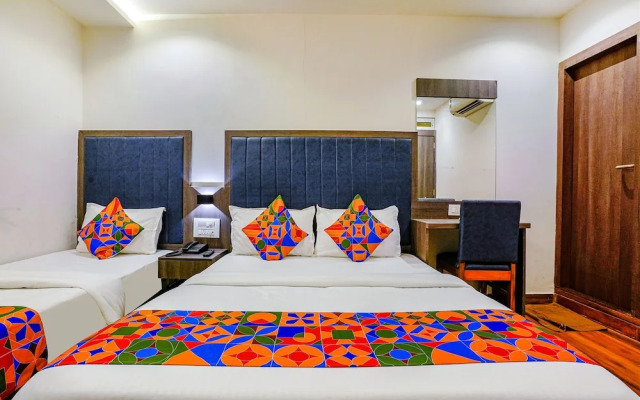 Fabhotel Royal Palace I