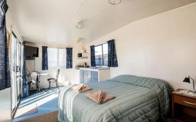 Richmond Motel & Top 10 Holiday Park