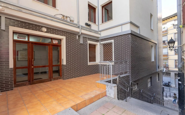 Old Town Vi Apartment With Parking By Aston Rentals