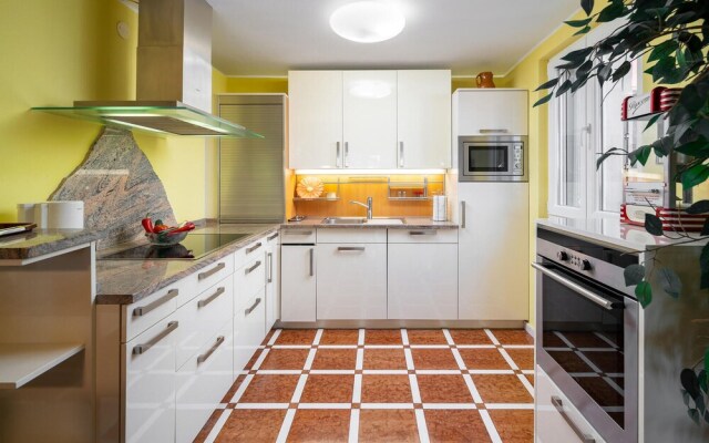 Awesome Home in Sibenik With Wifi and 3 Bedrooms