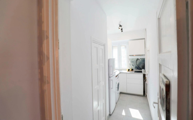 Victoria Avenue Apartment