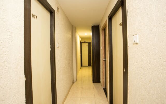 OYO 8755 Hotel Red Palms