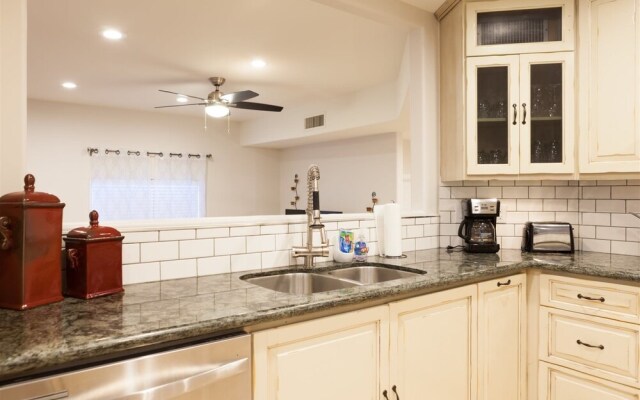 4BR Ocotillo Lakeview Home w/ Pool