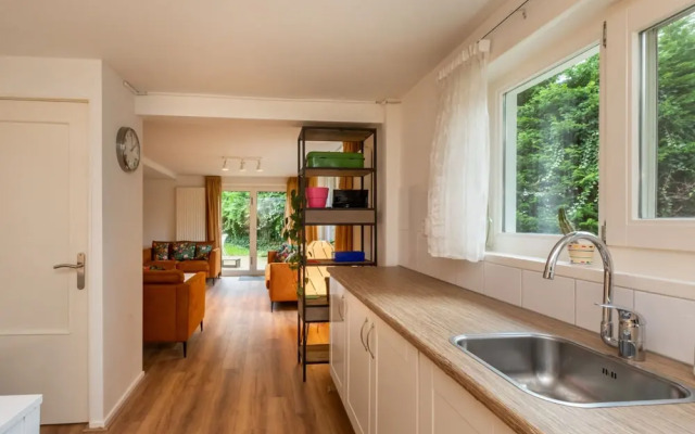 Beautiful Bungalow With Garden