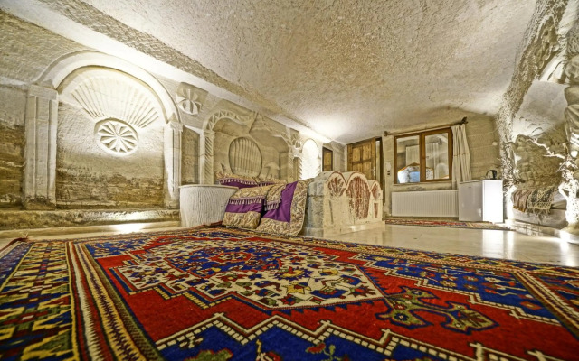 Kayatas Hotel