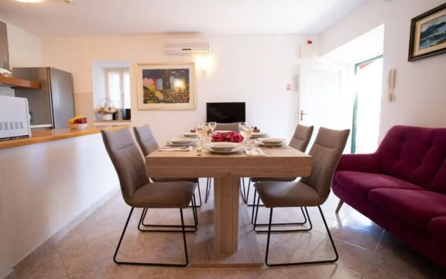 Villa in Sumartin Near Beach & Private Pool
