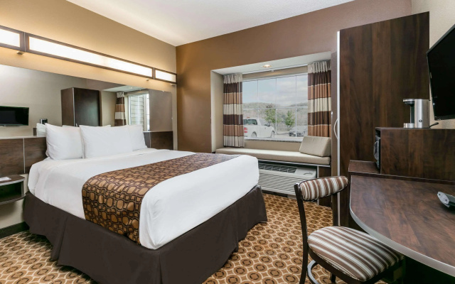 Sleep Inn & Suites Steubenville at the University