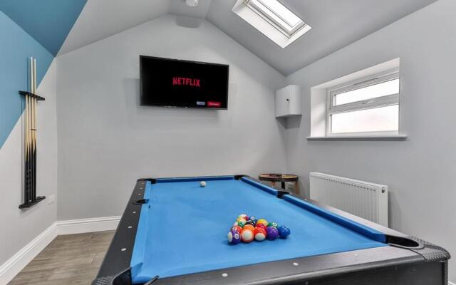 Luxury Spacious Pad with Games Room