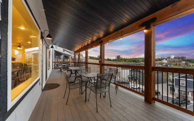 Summer Breeze 9 Bedroom Home by RedAwning