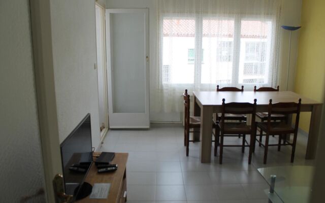 Apartment With 3 Bedrooms in Roses, With Wonderful Mountain View and T