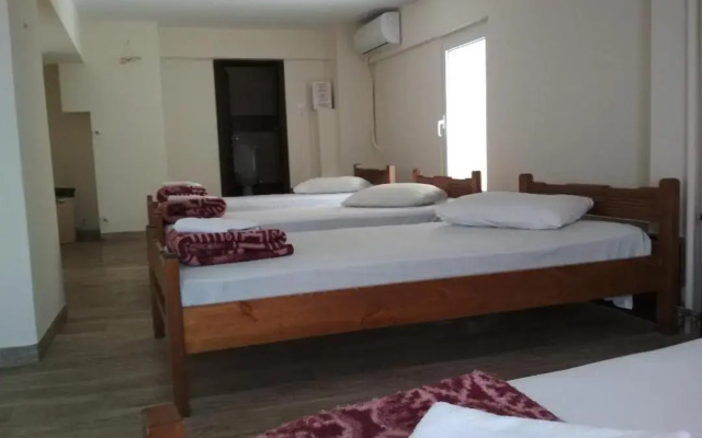 Pella Inn Hostel