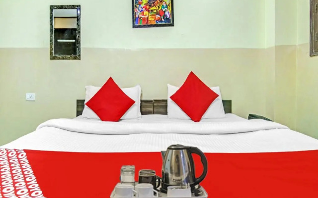 OYO Flagship 70341 Royal Green