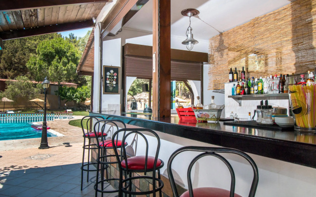 Achousa Hotel