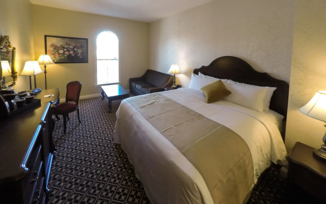 The Mount Vernon Grand Hotel