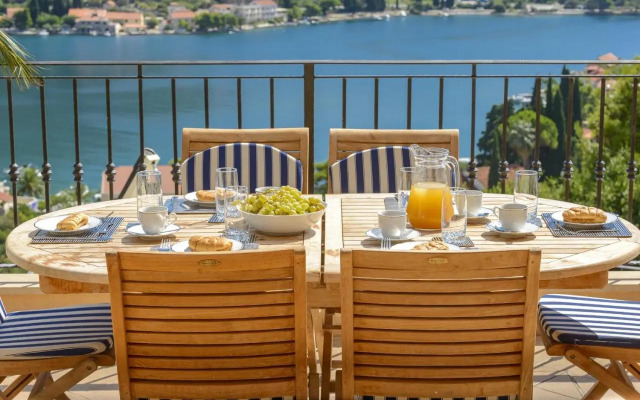 Villa Sana Via