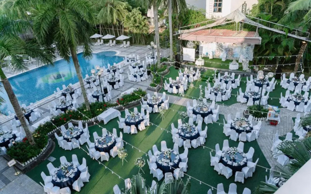 Sunflower International Village