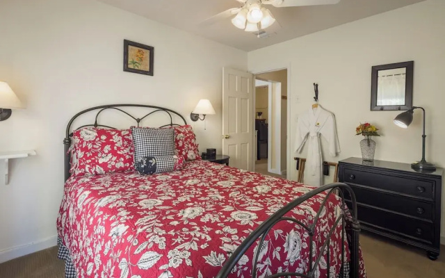 Sunflower Hill Inn
