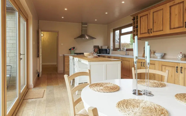 Charming 3BD Cotswolds Family Retreat