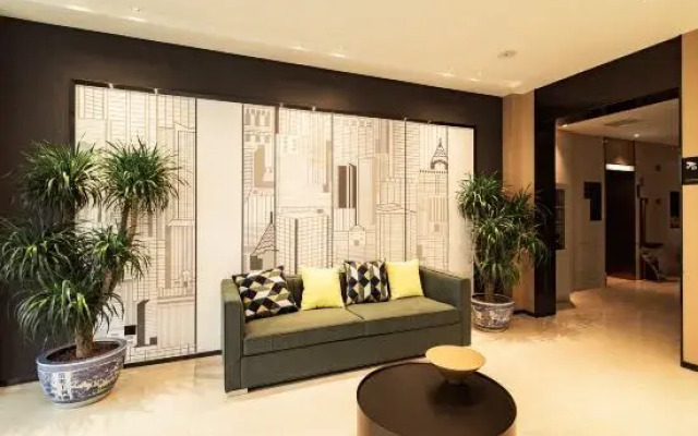 City convenient hotel (Luohe Huanghe Plaza store)