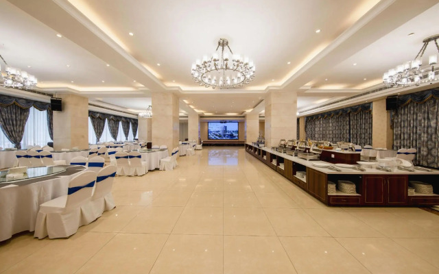 Century Jiayuan Hotel