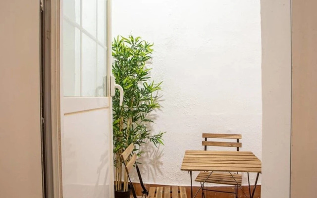 Petite 1bed in Puerta del Angel, 3mins to Metro