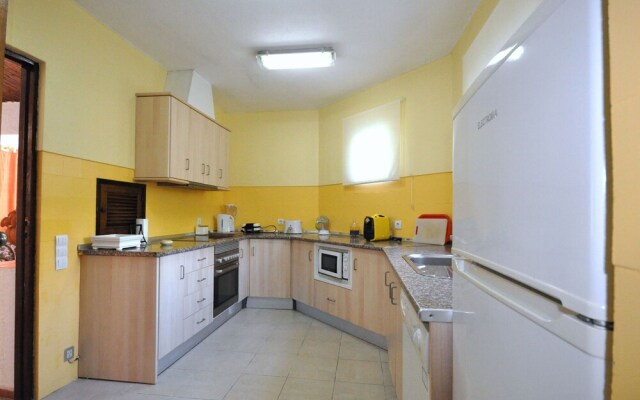 Beautiful Villa With Private Swimming Pool Near the Center of Vilamoura