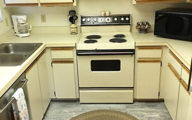 Sea Woods 2bdrm Villa 4350
