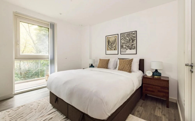 The London Retreat - Alluring 2bdr Flat With Balcony