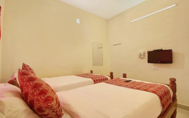 OYO Flagship 42700 White Sand Guest House