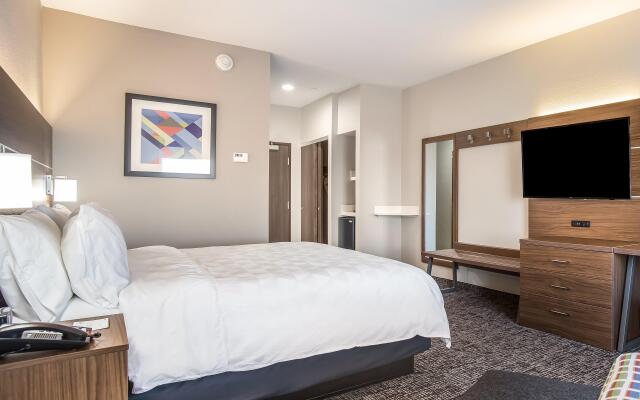 Holiday Inn Express & Suites Tulsa East - Catoosa by IHG