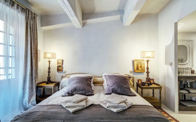 Studio Authentic Charm - In the Heart of Cannes