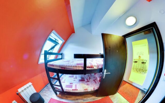 Hostel No9
