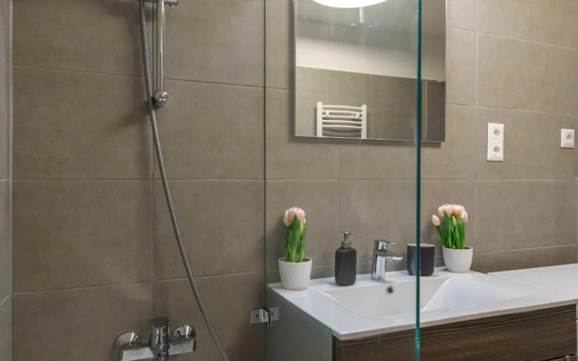 Romantic Deluxe Studio In The City's Epicentrum