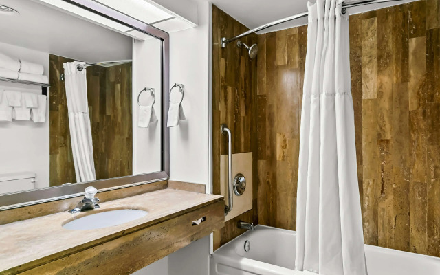 Best Western Downtown Sudbury Centreville