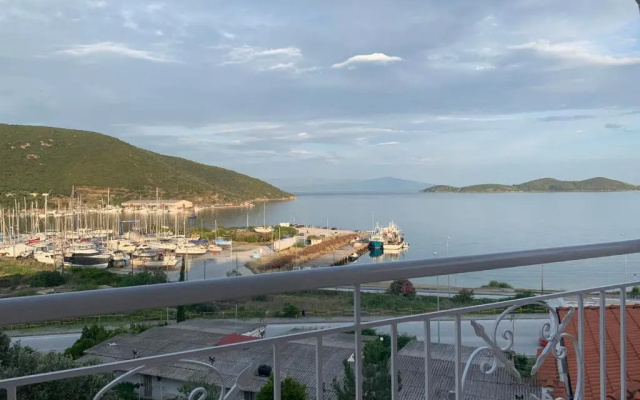 Port View House-Comfy Family Apartment-Panoramic View