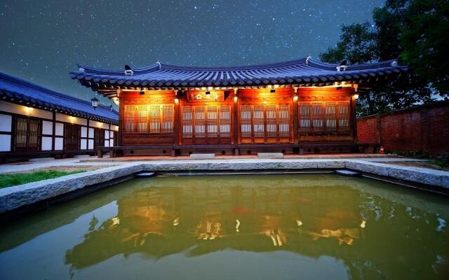 Jeonju Hanok Maeul Dongrakwon Hanok Hotel