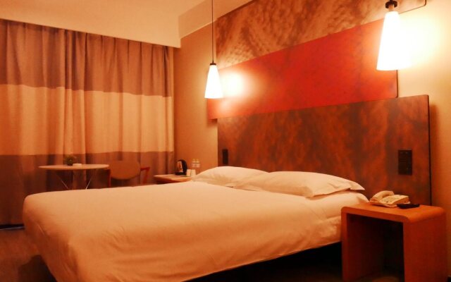 Ibis Nanchang Bayi Museum Metro Station Hotel Hotel
