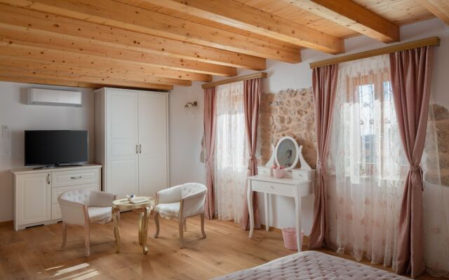 Rustic luxury villa Fulmin