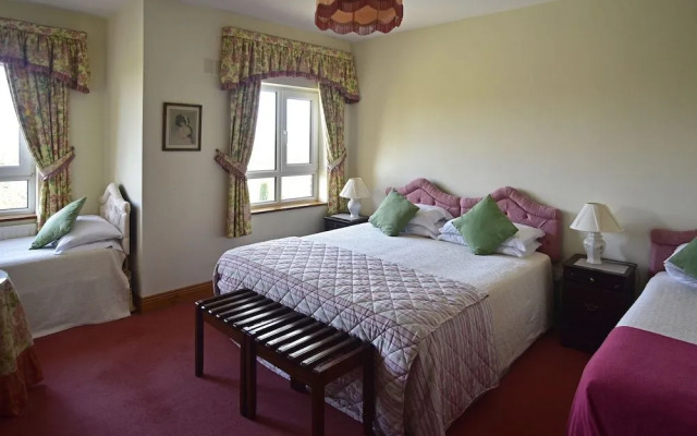 Moyglare Lodge Country House B&B