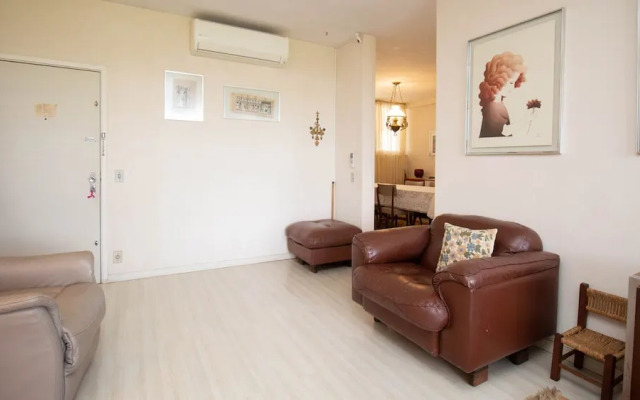 Apto com boa Localiza o Garagem e Ar-condicionado