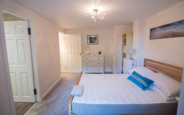 Beautiful & Private Apartment Seconds From Beach