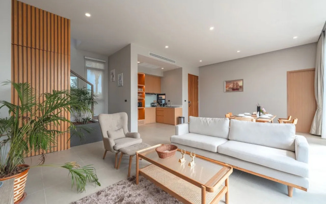 Modern 2-Level Pool Villa Long One A5