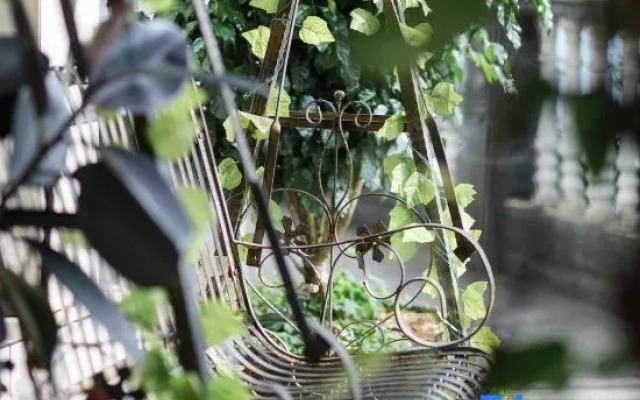 Zixing shun brigade escape villa