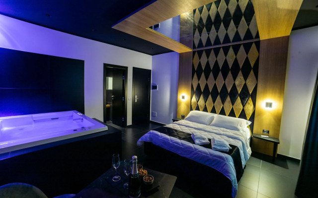 Maximum Hub Suite&Spa