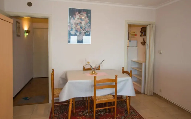 Huize Noordzee Located Directly on the Beach