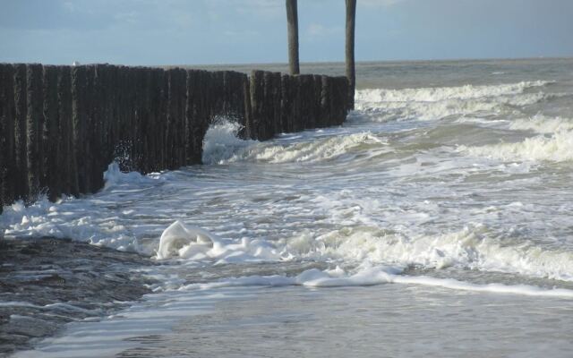 Beautiful Villa Near the Beach of Cadzand