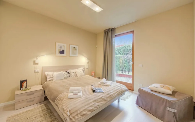 La Casa di Gioia - Shared Pool & View