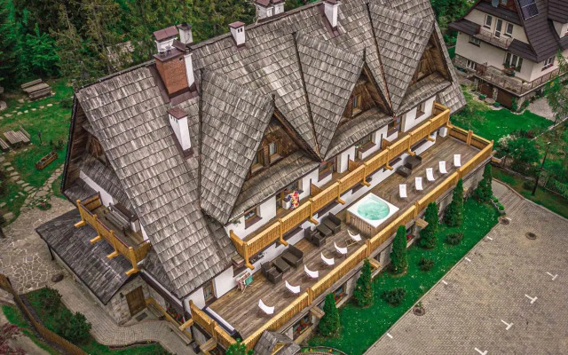 Tatra House Residence